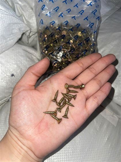 Vít gỗ cực sắc bén, độ cứng cao, bắt vào gỗ cực bén. Mã VV đủ size số.